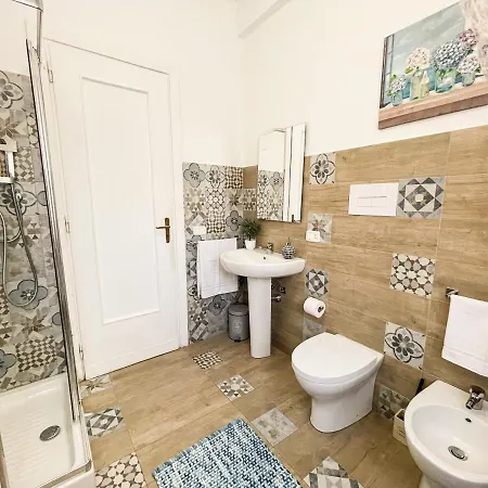 Al Politeama Bed & Breakfast 3*